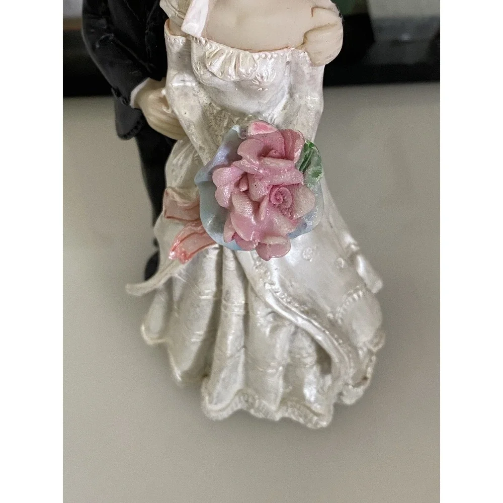 Vintage Shabby Chic Wedding Bride and Groom Resin Wedding Cake Topper‎ 5.5